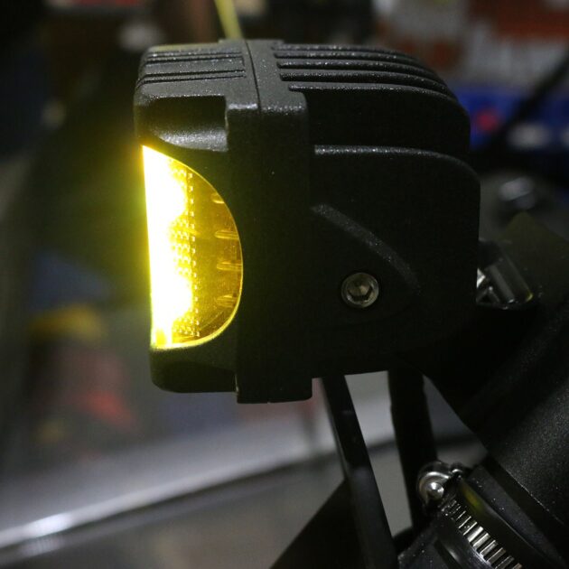 40-Watt LED Auxiliary Cube Light with Amber Side Strobe - Profession Grade with Amber Fog Cutting Lens - Sold in Pairs - Race Sport Lighting